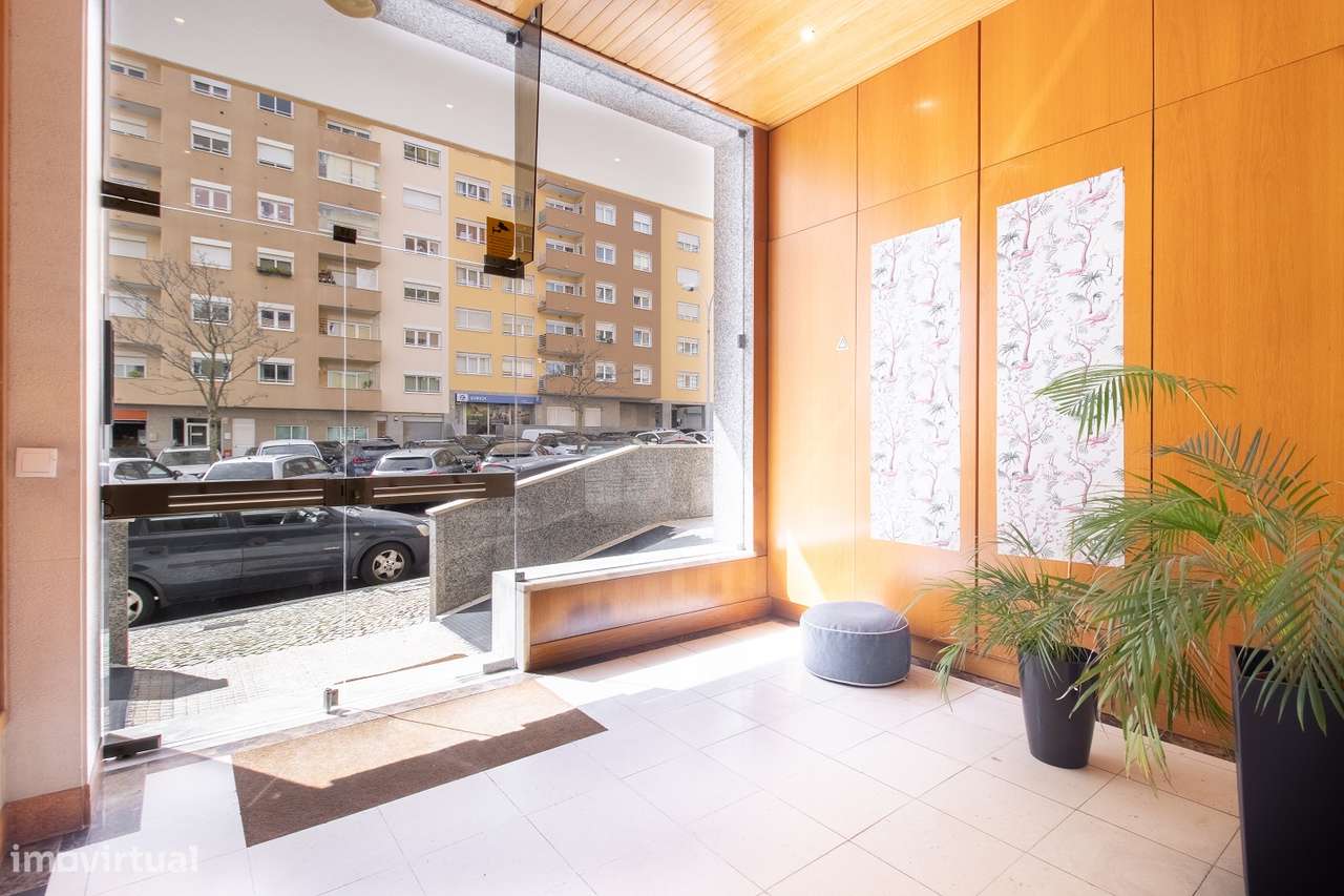 Apartamento T2 com garagem em Nova Carnaxide-25