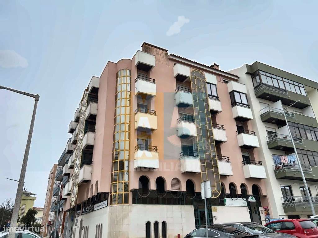 T3 com garagem, varandas e arrecadação - Centro Tomar-39