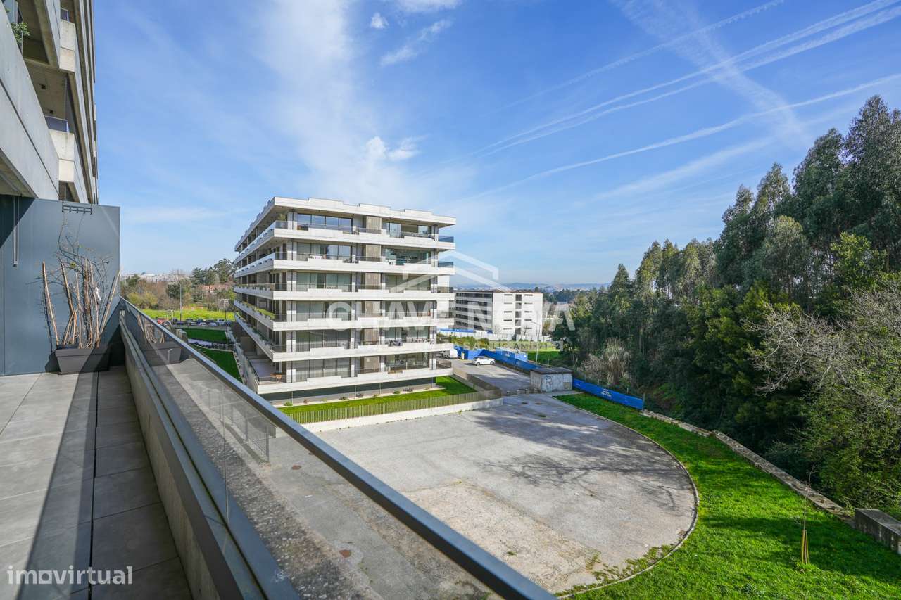 Apartamento T1 Como Novo c/ Lugar Garagem em Mafamude(El Corte Inglés)-17