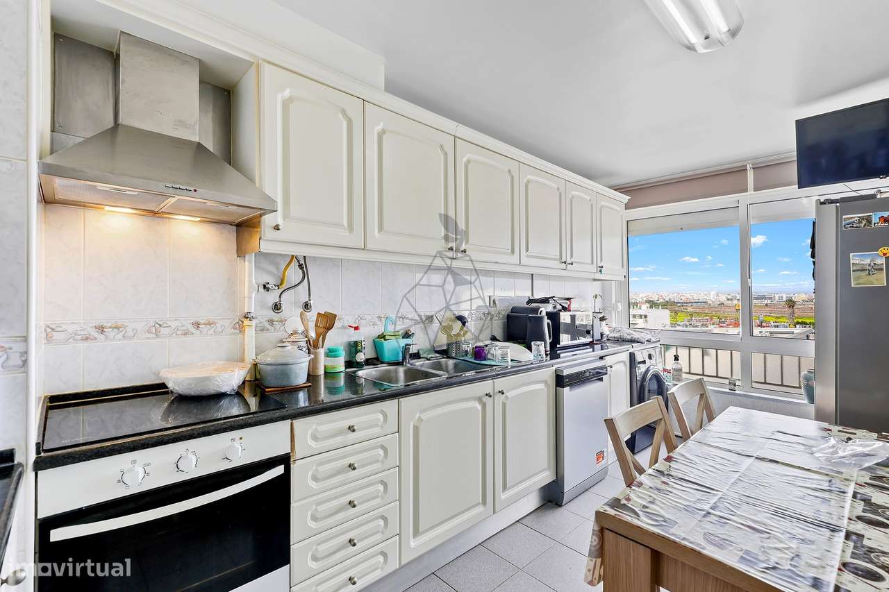 Apartamento T3 totalmente Remodelado no Parchal - Lagoa - Grande imagem: 2/41