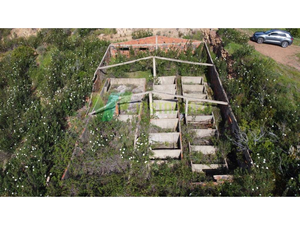 Terreno Rústico com 7 Ha com Mina de Água Alferce-Monchique - Grande imagem: 4/20