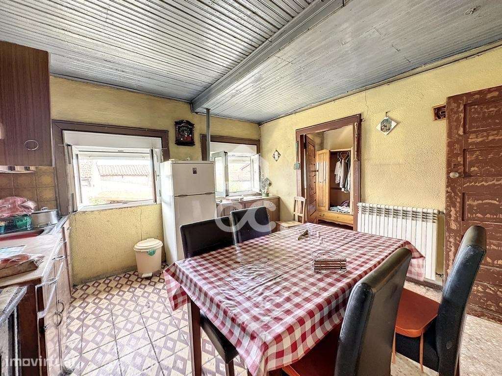 Moradia com terreno para recuperar em Vilar de Perdizes - Grande imagem: 5/26