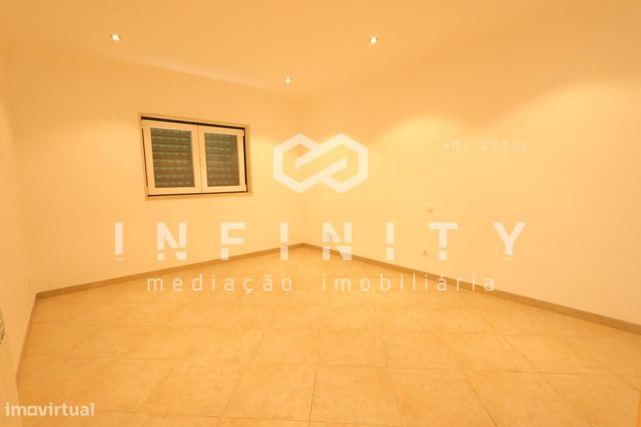 Moradia independente T4-14