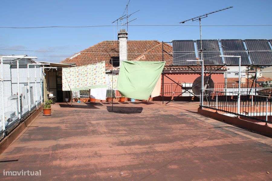 Prédio estação CP Mem Martins-16