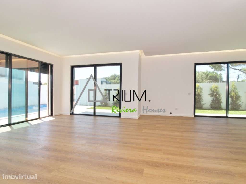 Moradia T4+1 Isolada com piscina e jardim nova-17