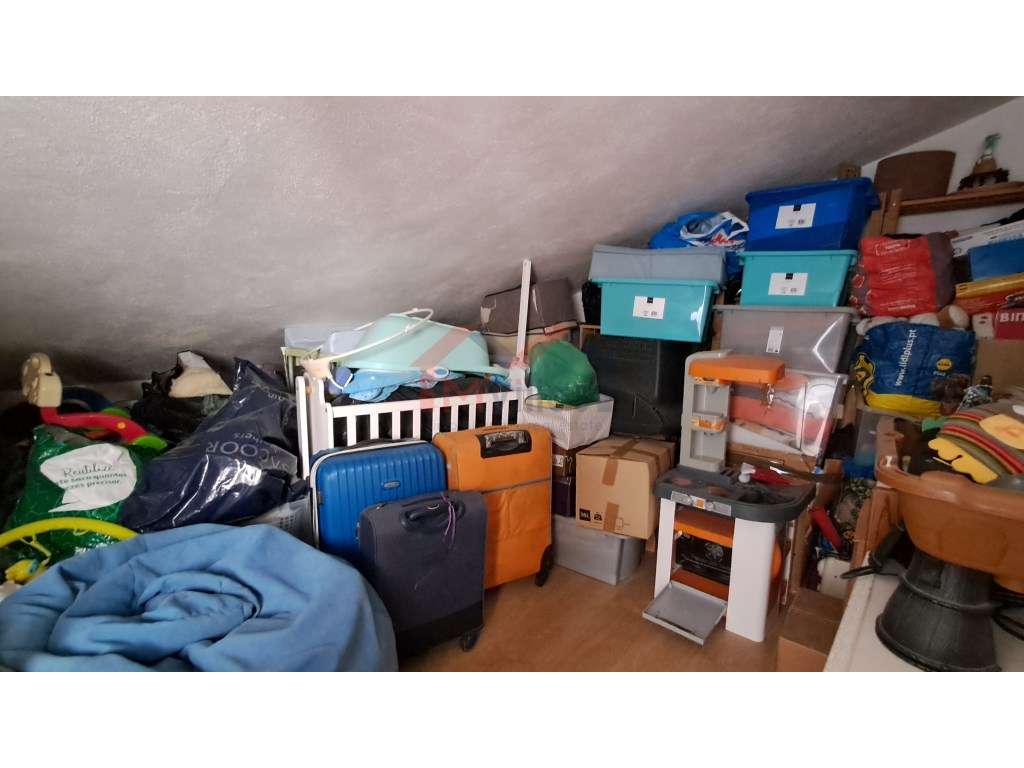 Moradia V3 com garagem no centro - Loulé-23