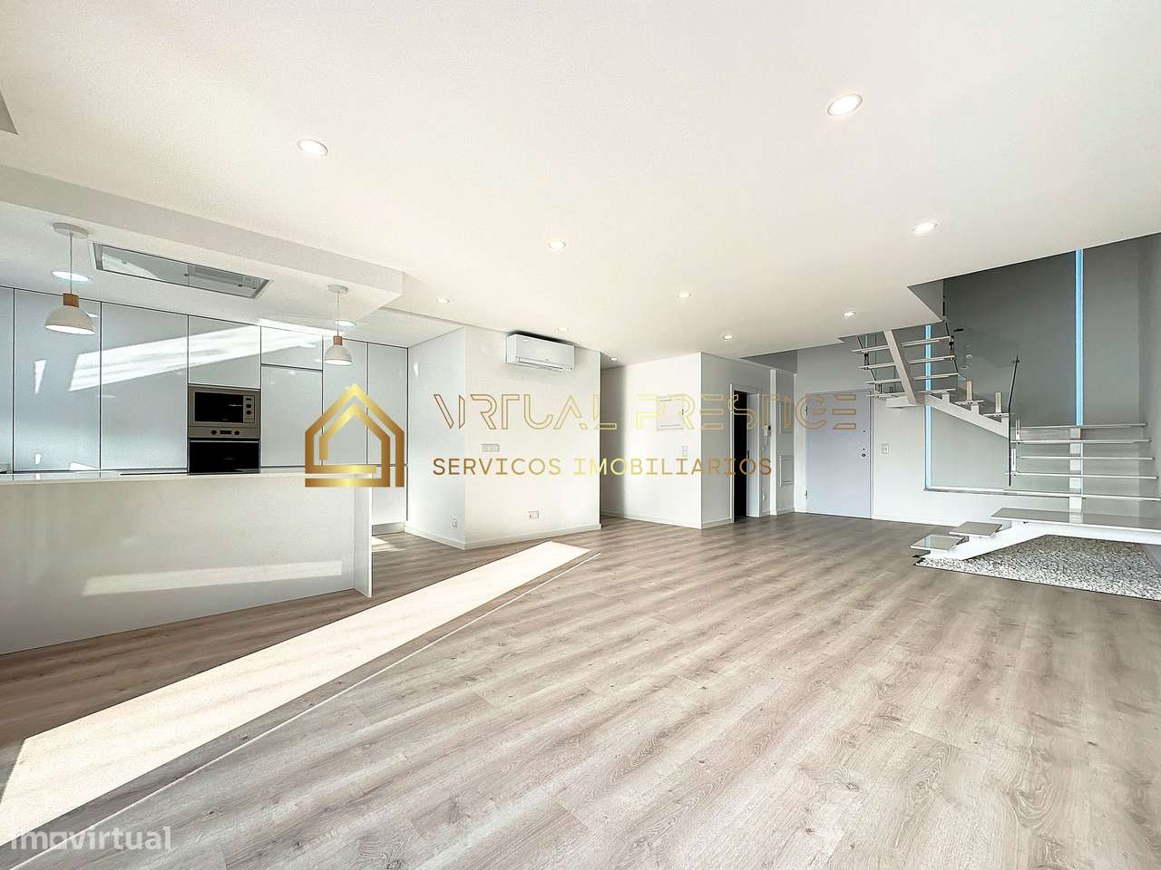 Moradia T4 nova com piscina e garagem – Charneca da Caparica-4