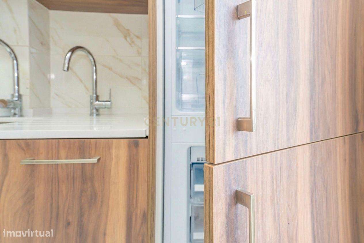 Apartamento Único com 268m2 no Último Andar com Terraço Extraordinário-14