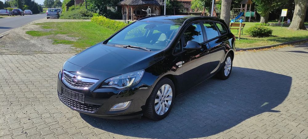 Opel Astra J (2009-2019) 2.0 CDTI Sport 2011