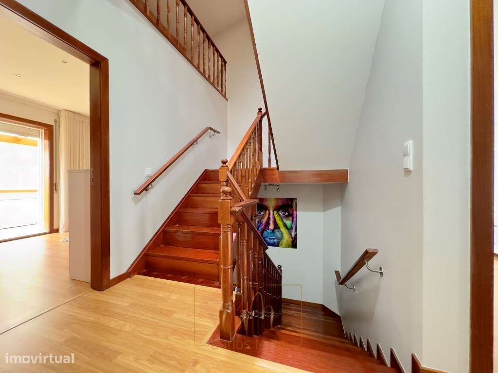 Moradia T4 com terraço, Sótão e Garagem-18