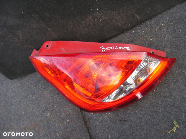 LAMPA TYŁ LEWA FORD FIESTA MK7 - 1