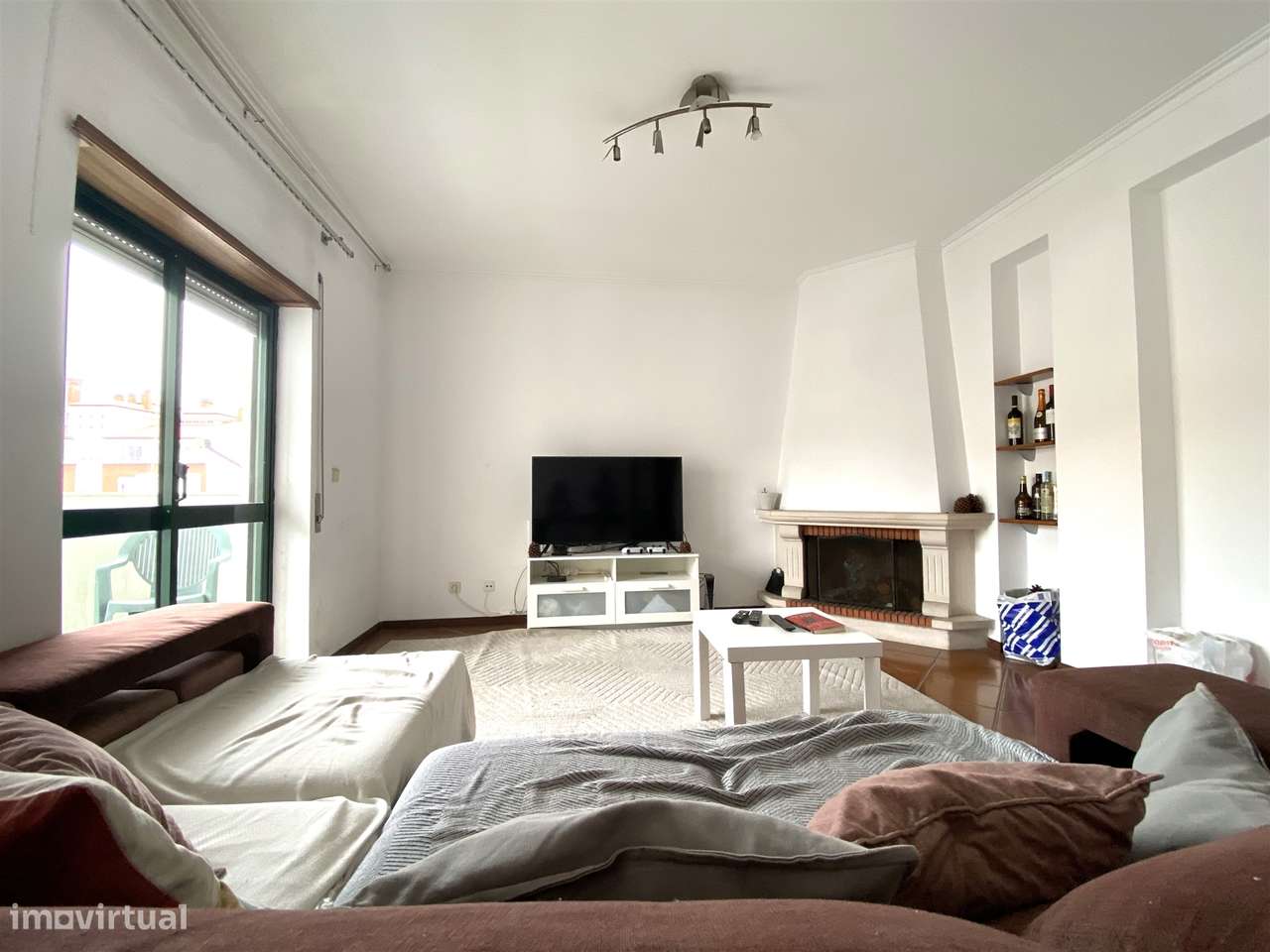 Apartamento T3 / Varanda / Garagem / Sótão/ Centro / Marinha Grande - Grande imagem: 5/19