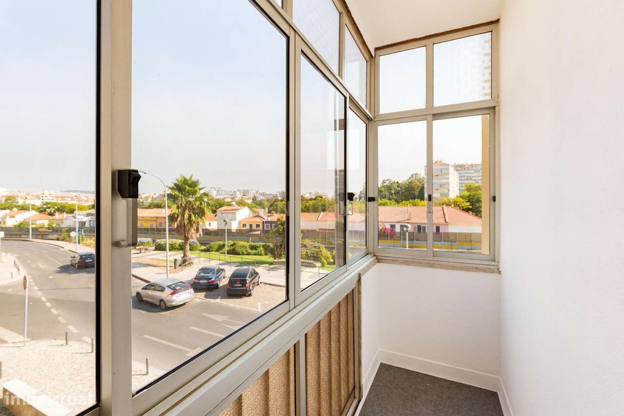 T2 Totalmente Renovado - Damaia-10