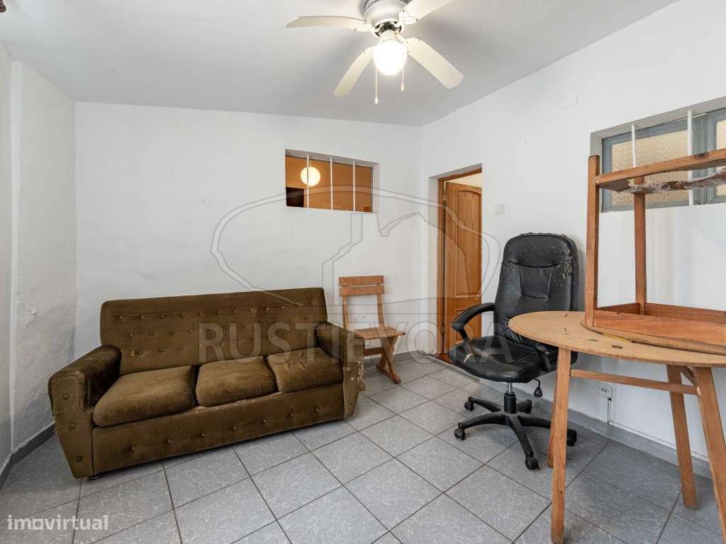 Moradia Unifamiliar T4 no Centro Histórico da Cidade - Potencial de...-12