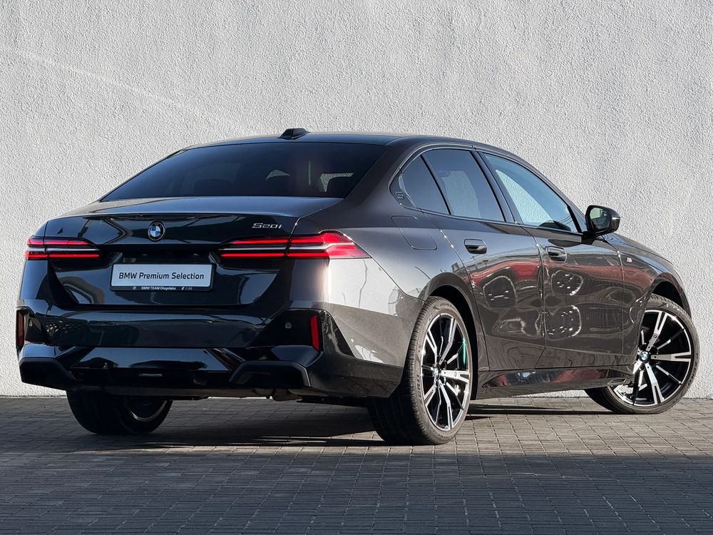 BMW Seria-5 2.0 Benzyna 208 KM — zdjęcie 2