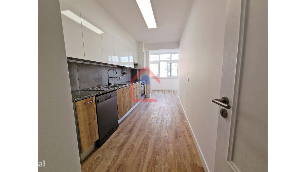 Apartamento T3 em Benfica-37