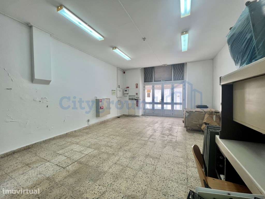 Loja com terraço junto à Alameda - Grande imagem: 4/25