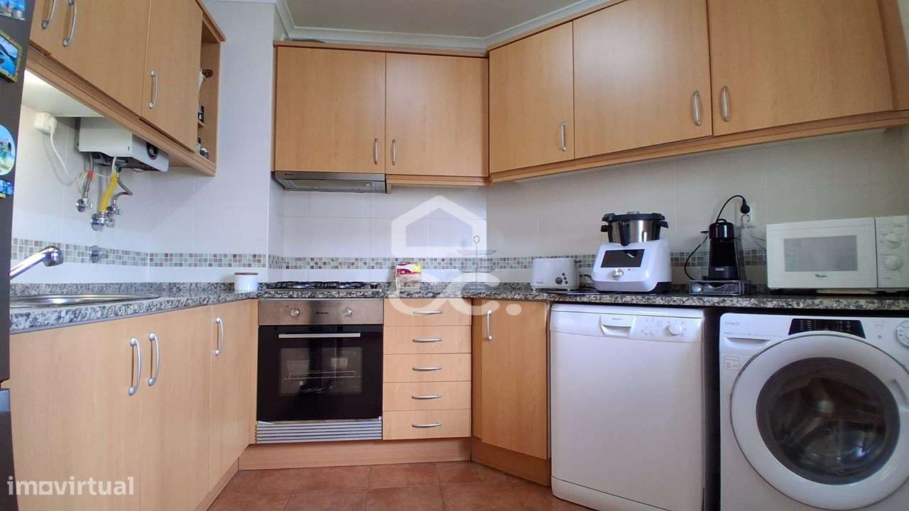 Apartamento T3 Moderno em Azeitão-13