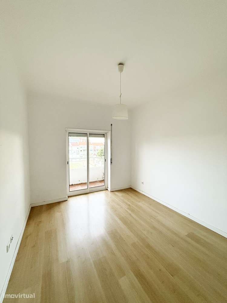 Apartamento renovado com varanda - Alto do Seixalinho - Barreiro - Grande imagem: 5/12