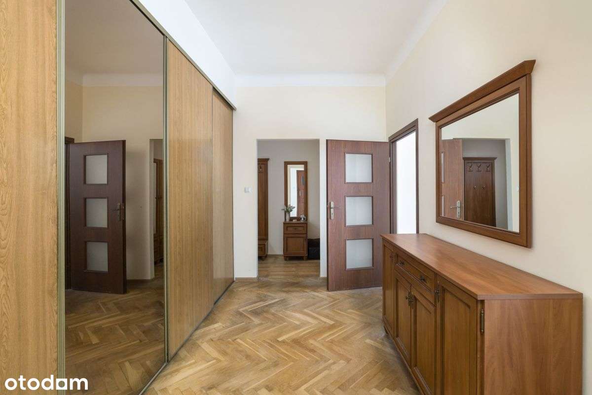 Przestronne 3 pokoje na samym Rynku Starego Miasta-11