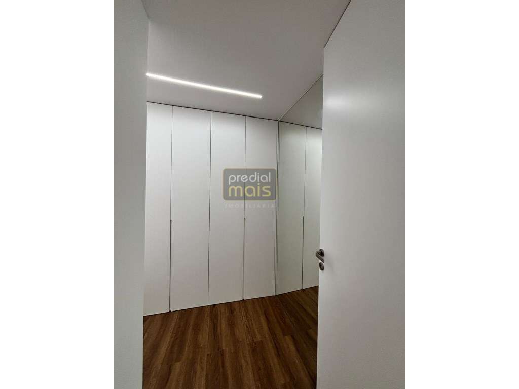 Moradia Individual T2 Remodelada com Jardim em Mouquim - Vila Nova ...-14