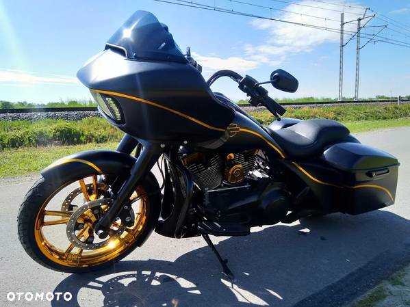 Harley-Davidson Touring Road Glide - 1