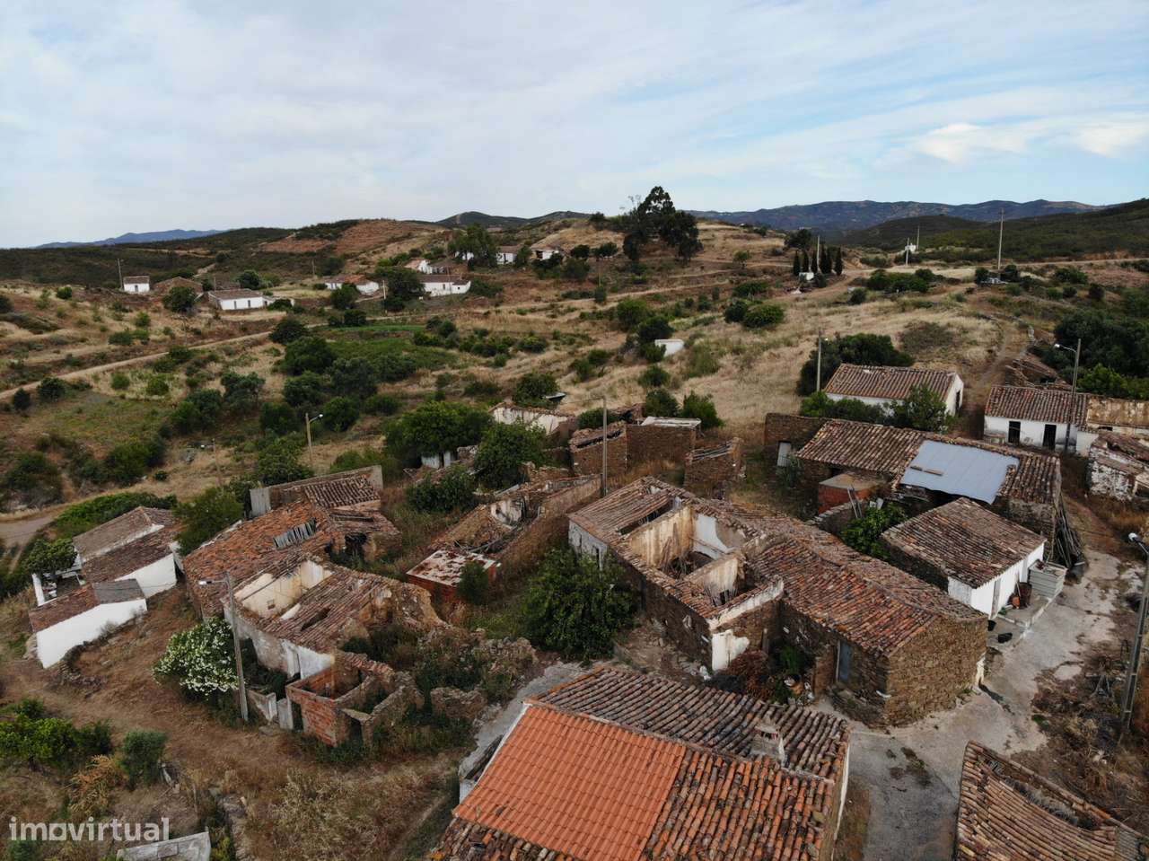 Moradia T4 para Recuperar, zona Alta na Serra de Tavira-4