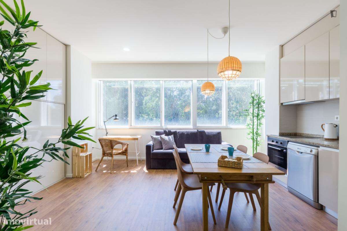 Estúdio - localizado em Ramalde Porto - Grande imagem: 3/9