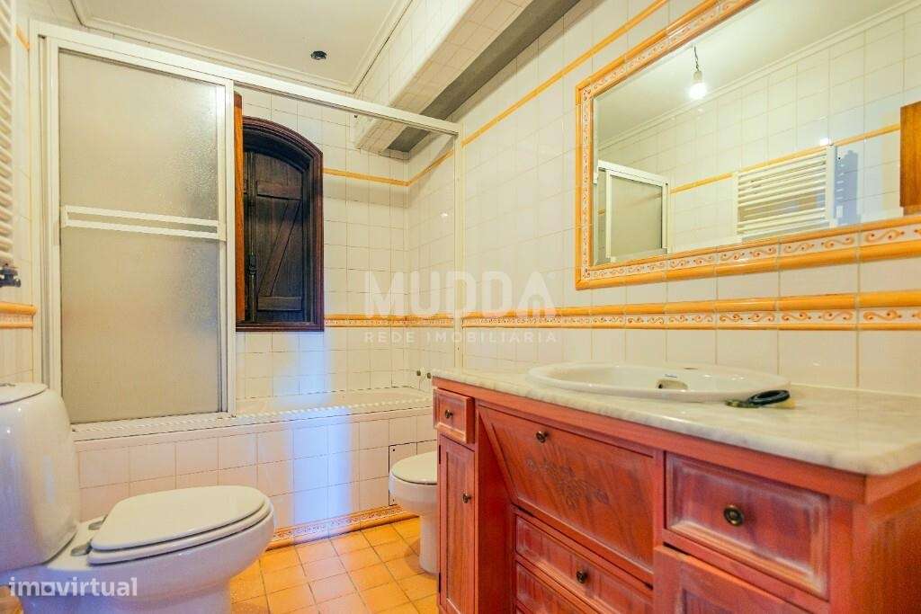Oportunidade em Azurva – Moradia Isolada com Grande Terreno!-23