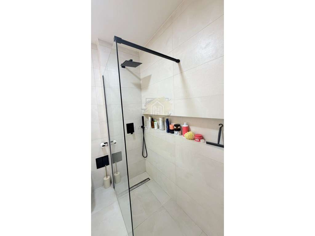 Apartamento T2 totalmente remodelado com suite-17