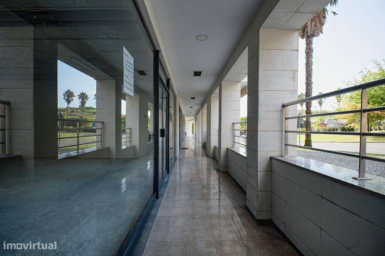 Espaço Comercial Novo em Vila Chã, Amadora-12