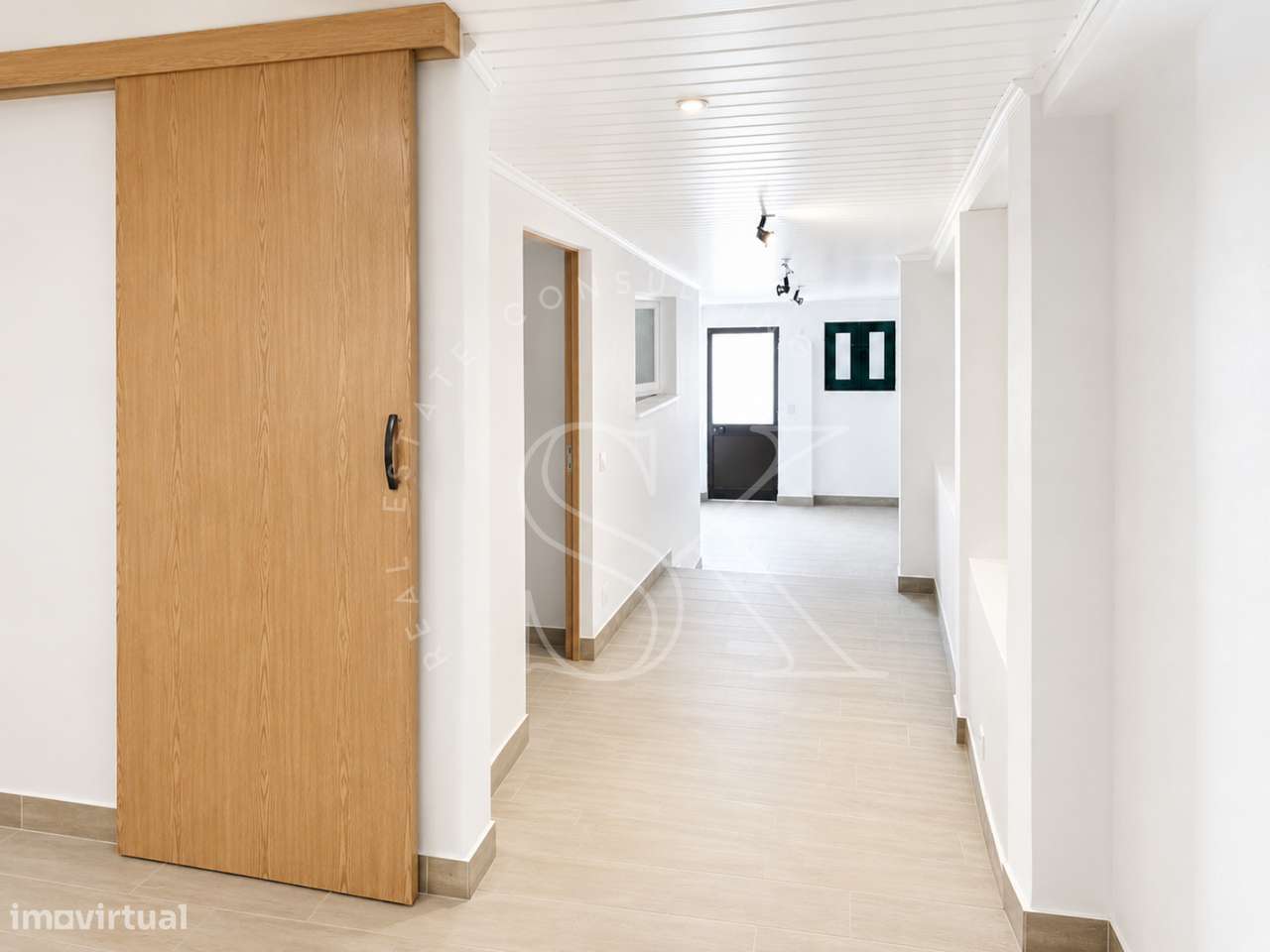 Moradia T2+1 Totalmente Renovada em Cabeção, Mora-17