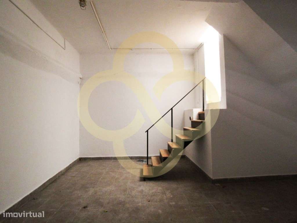 Loja Cabeleireiro e spa na Avenida Afonso III Penha de França Lisboa - Grande imagem: 4/12