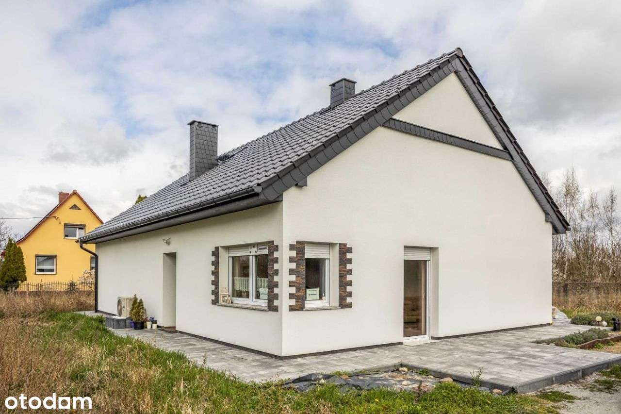 Spokój z potencjałem – Twój dom w Małujowicach-12