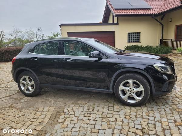 Mercedes-Benz GLA 200 7G-DCT - 6