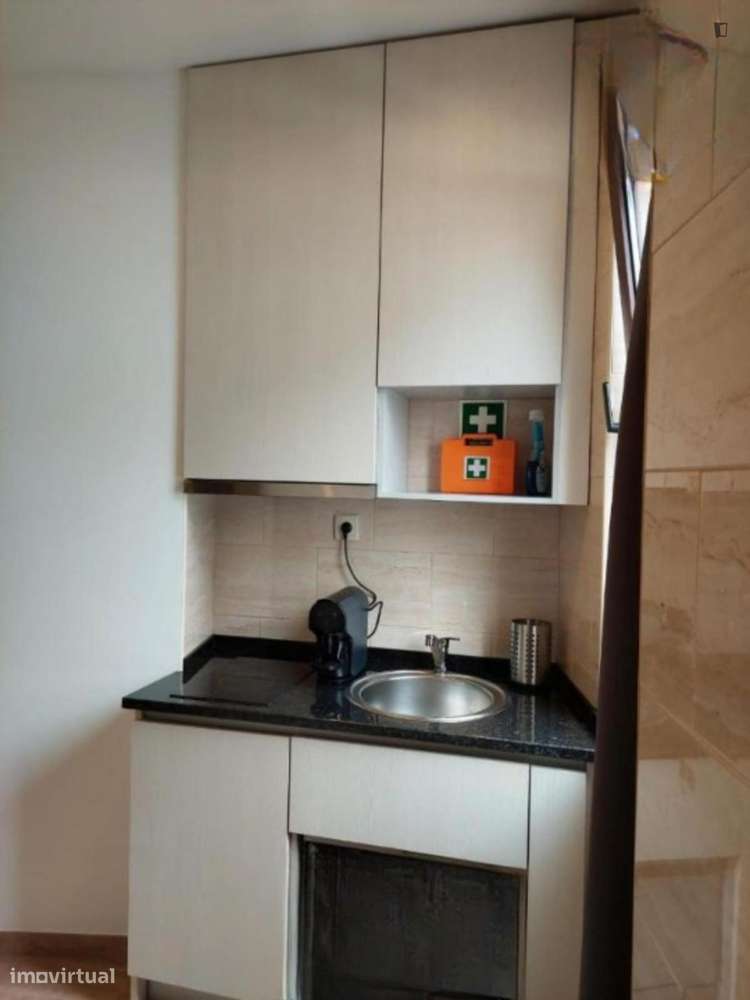 Estúdio - localizado em Sé Porto - Grande imagem: 2/3