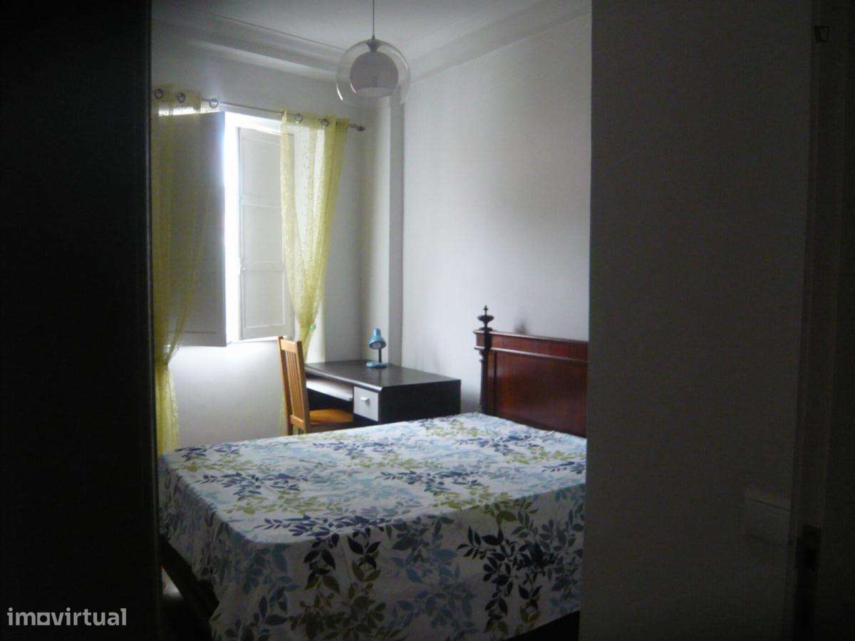 Quarto - localizado em Montes Claros Coimbra - Grande imagem: 3/20