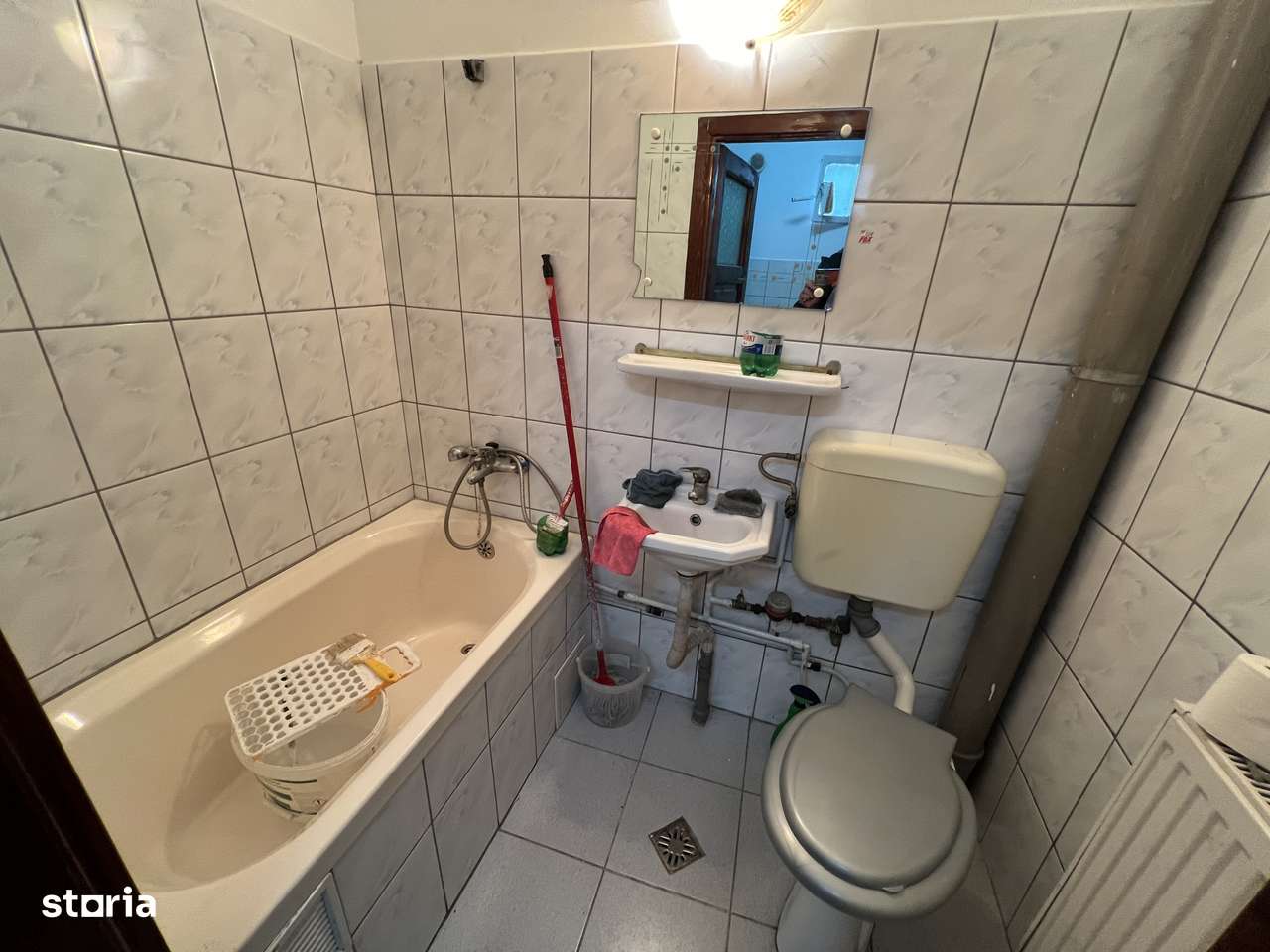 Garsoniera 1 camera,renovata,bucatarie,baie,et.3, zona Lazaret-4