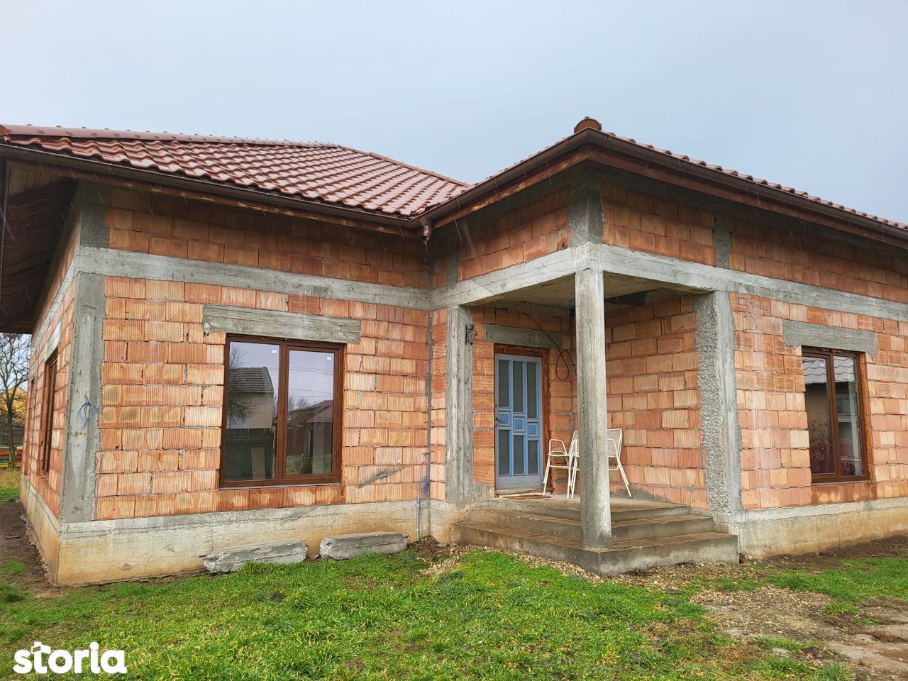 Vand casa spatioasa la rosu, Vinga-Arad
