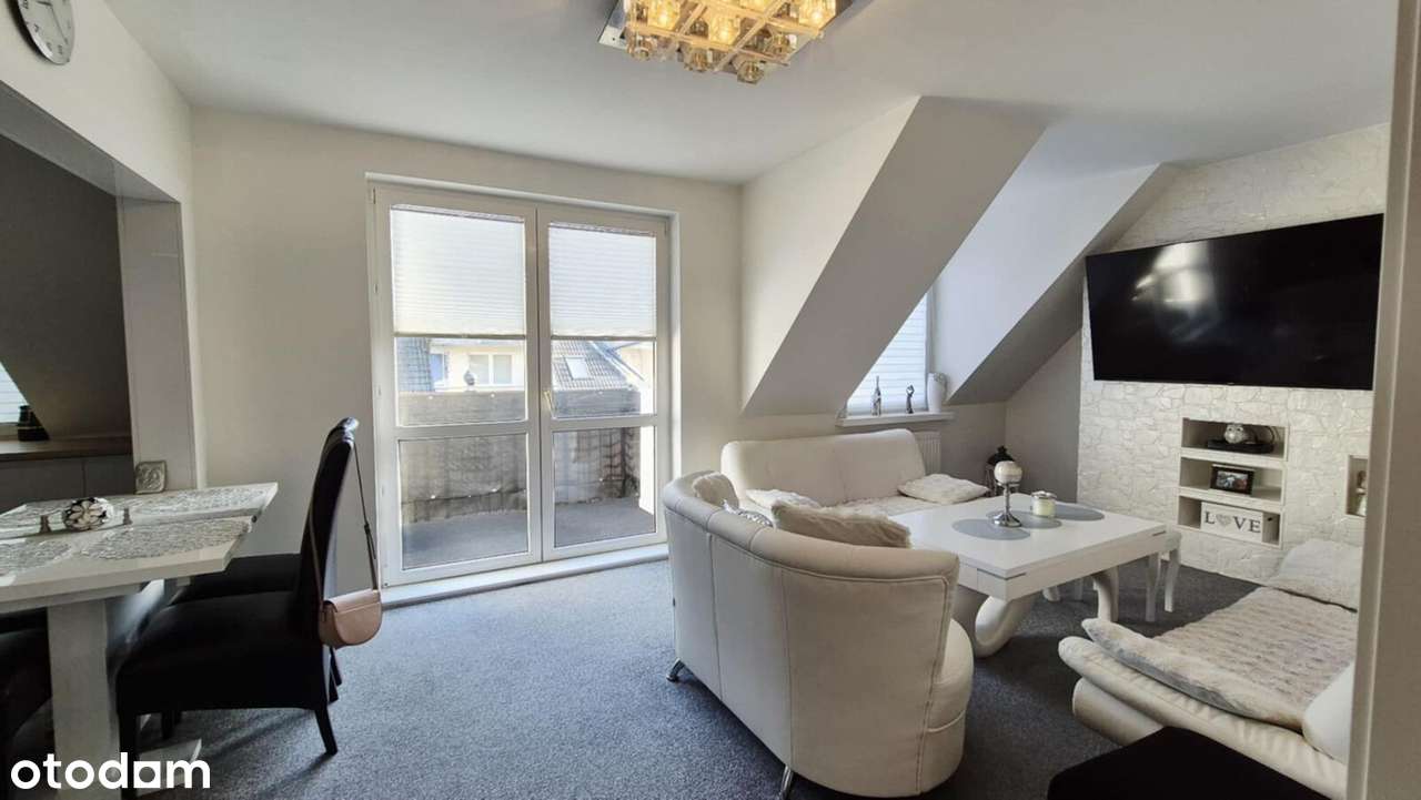 Piękne 2 poziomowe mieszkanie z balkonem, 2 łazienki!-0