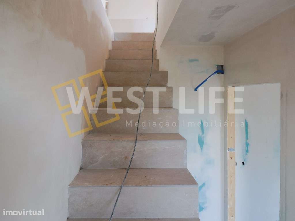 Moradia Independente T4 TOTALMENTE RENOVADA - Terraço e Logradouro ...-14