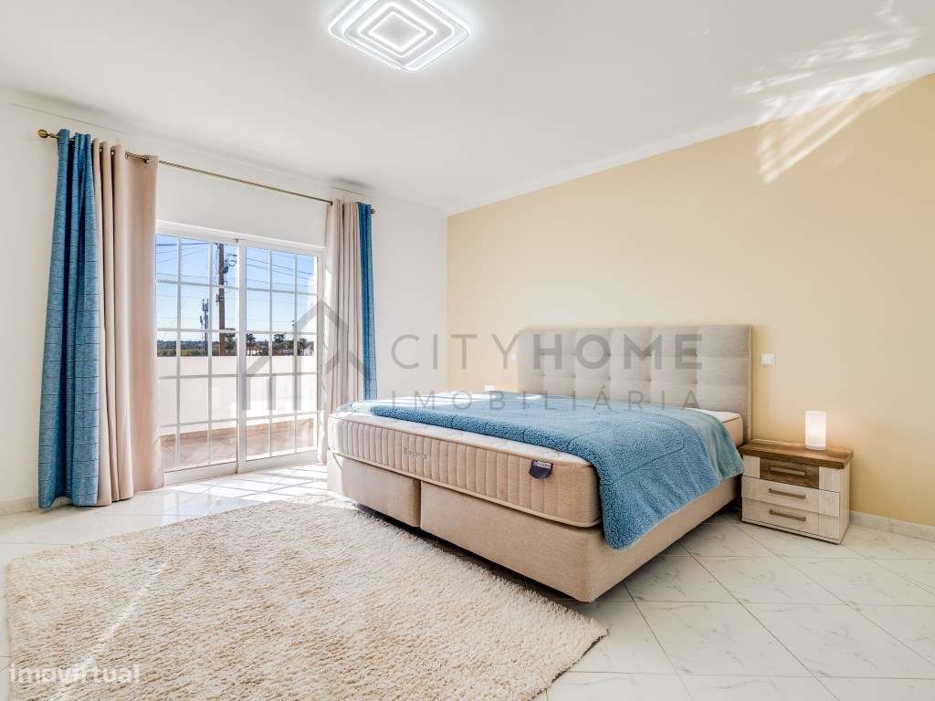 Moradia T3 com piscina e garagem em Lagoa-27