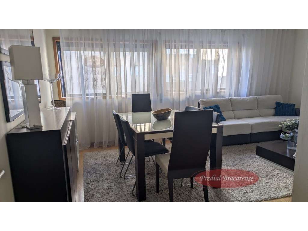 Apartamento T2, bem decorado em Lamaçães. - Grande imagem: 2/25