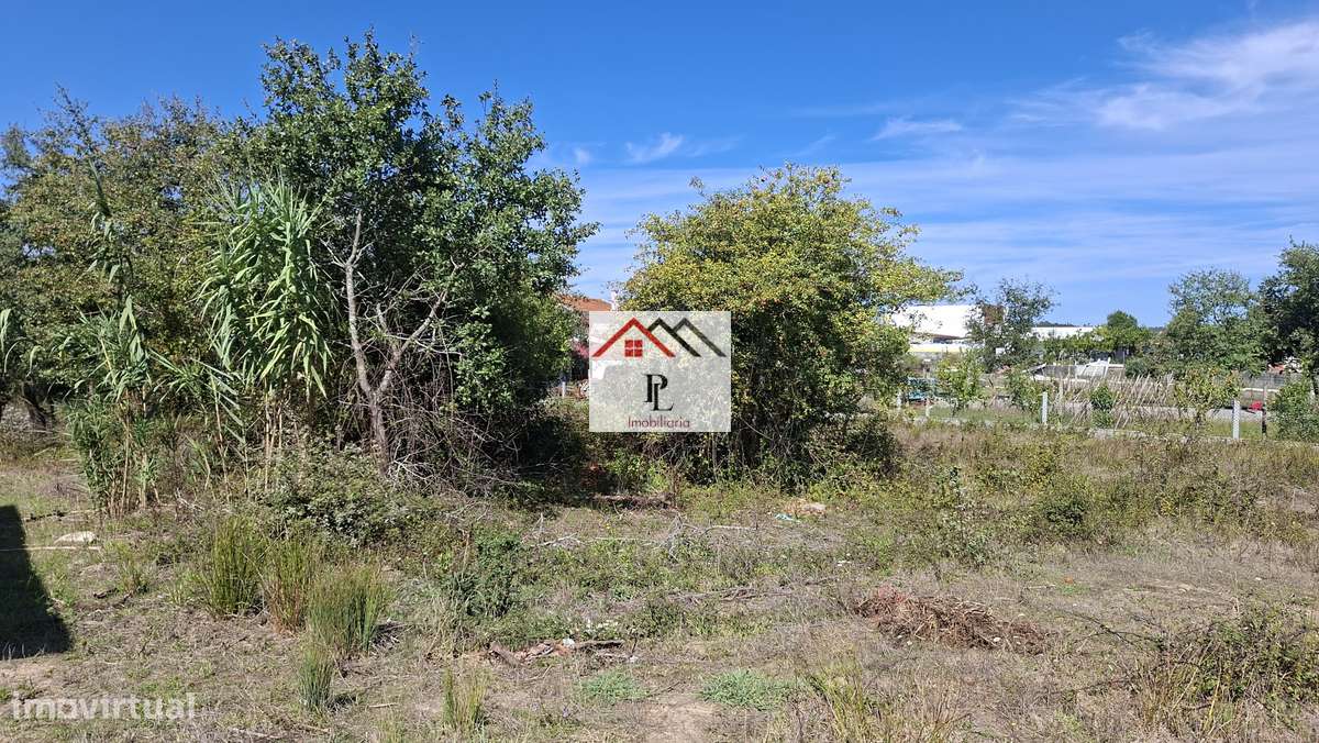 Terreno Urbano com 740 m² perto de Coimbra – Excelente Exposição-0