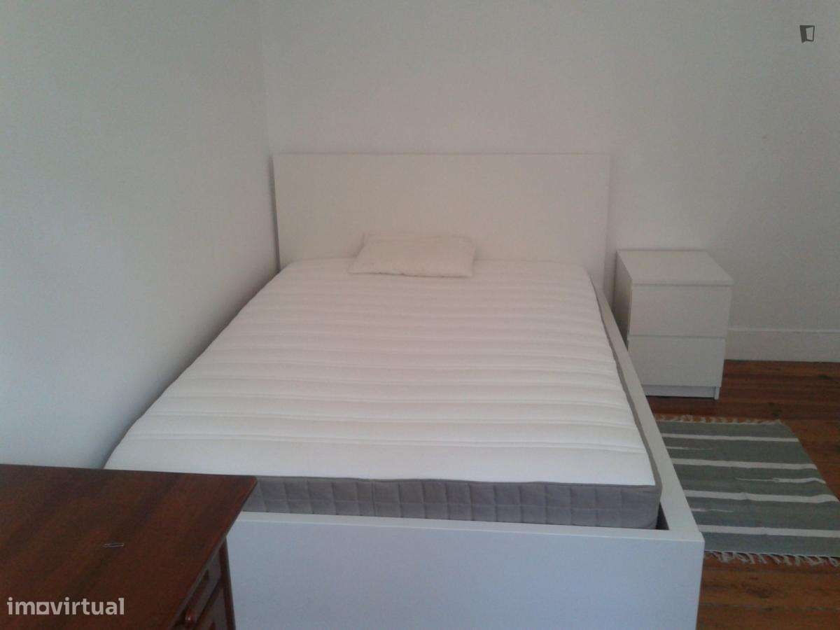 Quarto - localizado em Xabregas Lisbon - Grande imagem: 5/7