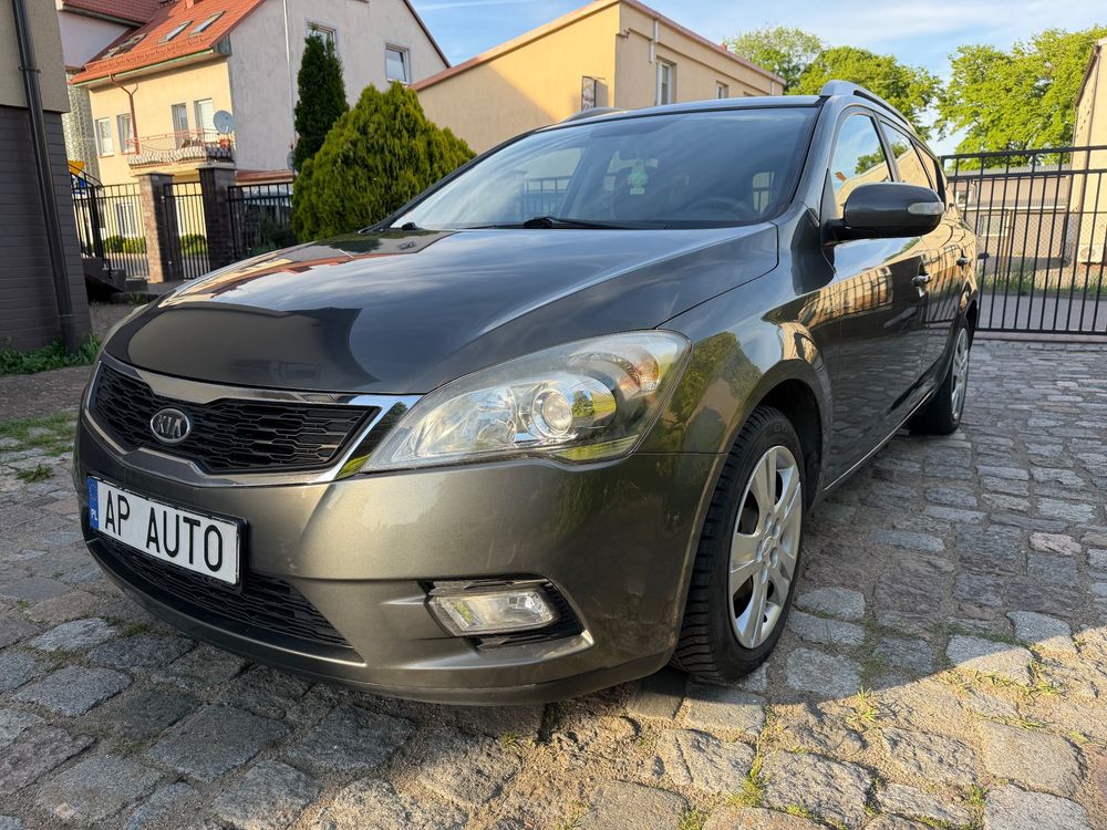 Kia Ceed I (2006-2012) 1.6 CRDi 90 ISG Spirit 2011