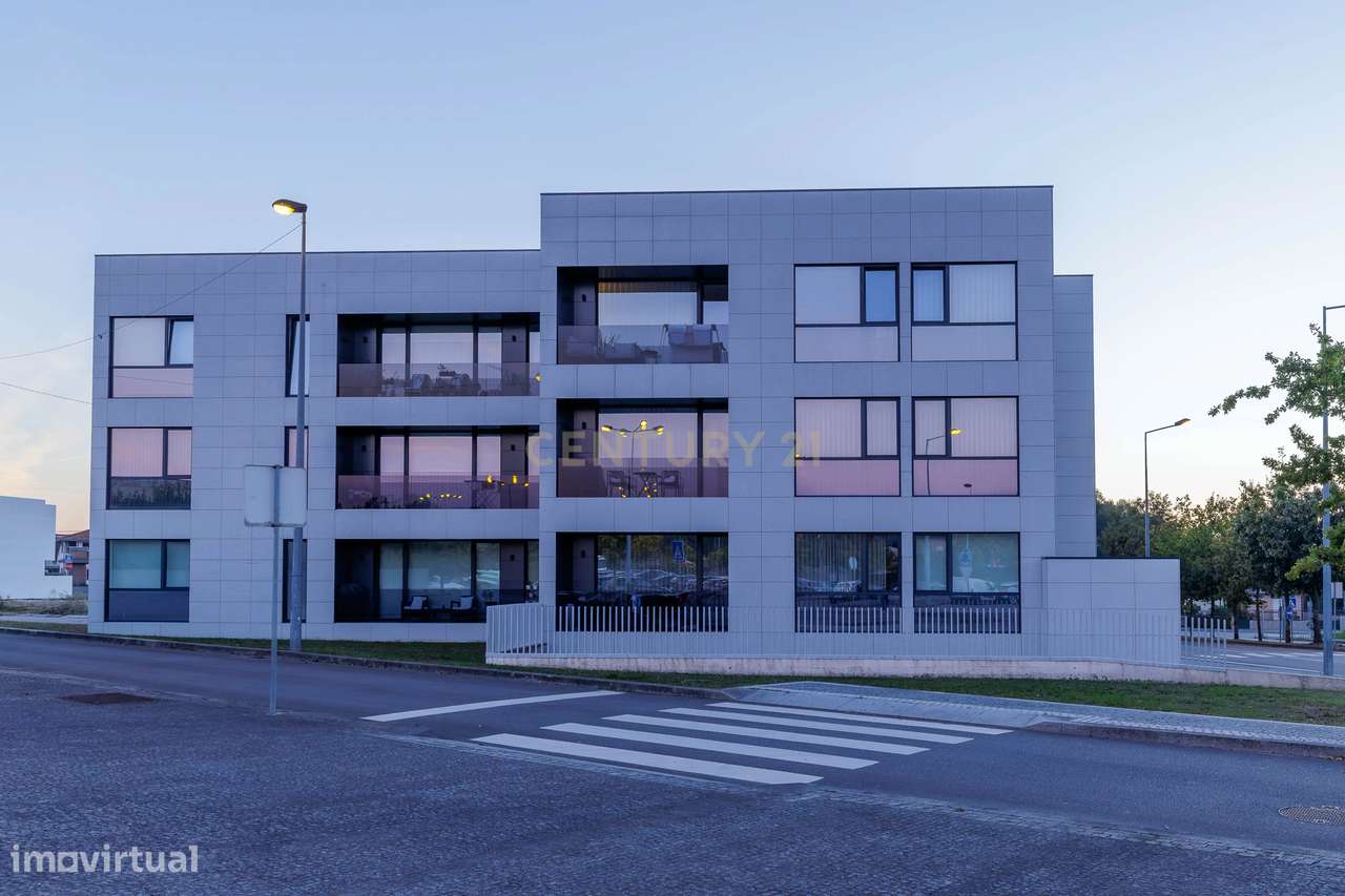 Apartamento Premium em Nogueira e Silva Escura, Maia-35