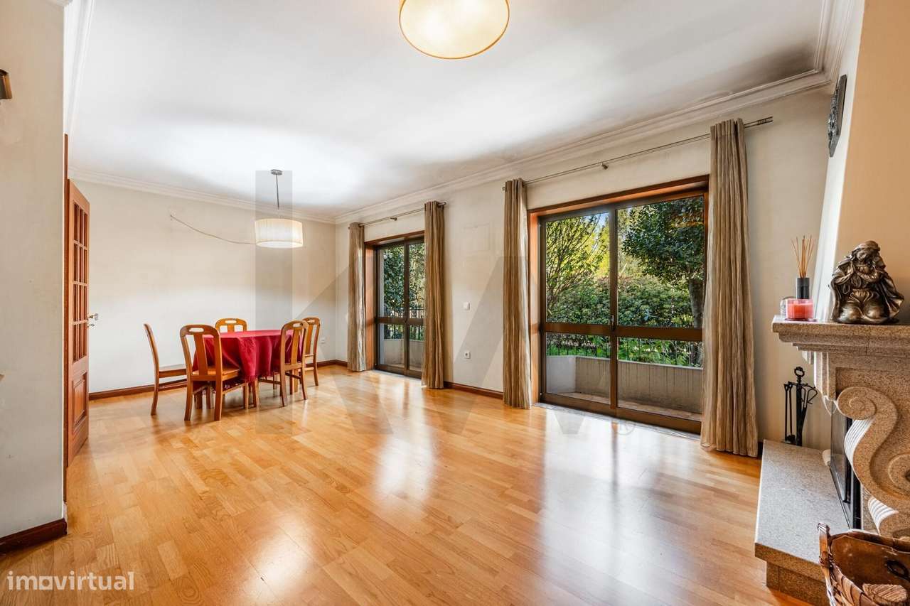 Moradia T4 + 1 c/ garagem no centro de Gueifães - Grande imagem: 5/42