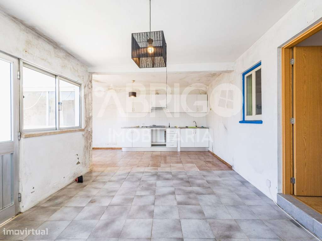 Moradia T2 com Terreno - (Imóvel sem licença de utilização, escritu...-10