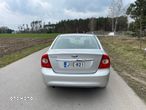 Ford Focus 1.6 16V Ghia - 6